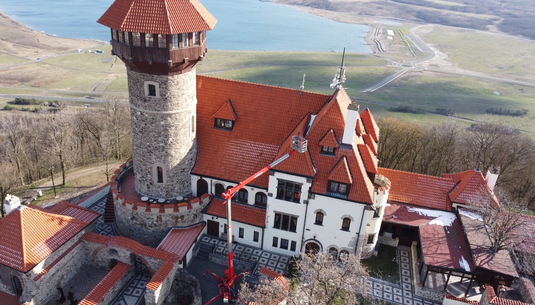 Oprava-strechy-hrad-hnevin.JPG